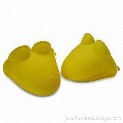 Oven Gloves, Made of Silicone, Various Designs are Available, Measures 11.5 x 10.5 x 7cm